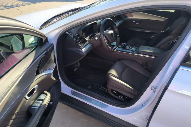 Used BYD Han 2022 EV Genesis Edition 715KM Front-Wheel-Drive Prestige Model
