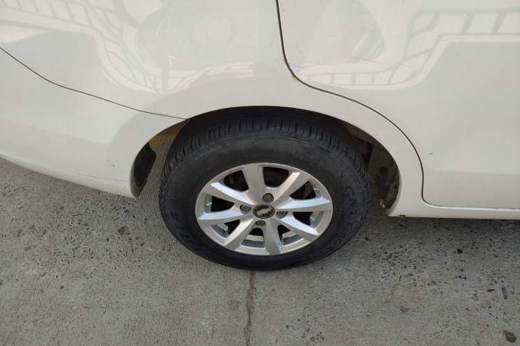 Used Chevrolet Sail 2013 Sedan 1.2L Manual Fashionable Happiness Edition
