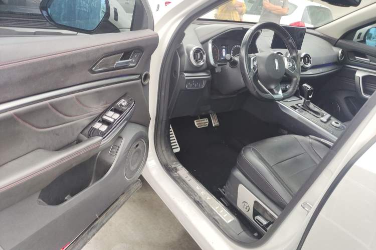 Used Wey VV5 2017 2.0T Ultra-Luxury Version
