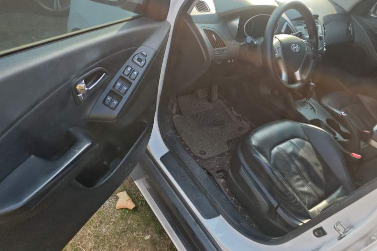 Used Hyundai ix35 2015 2.0L Automatic 2WD Smart Type China IV
