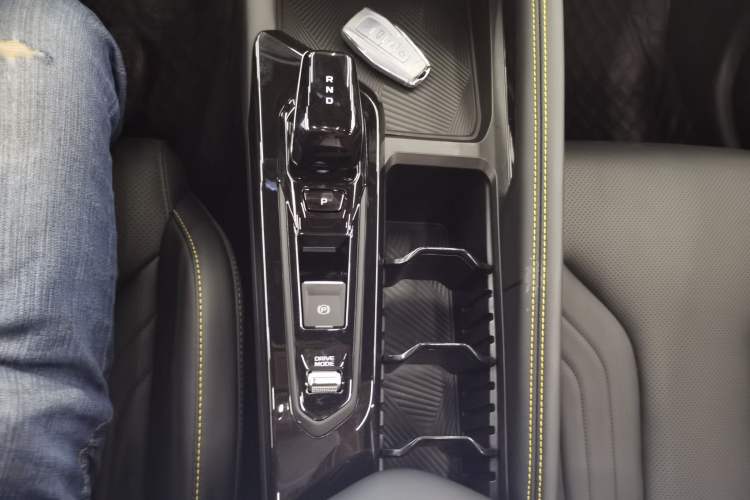 Used Geely Auto Coolray 2025 Bin Yue L 1.5T DCT Starlight Edition
