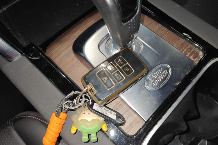 Used Land Rover Discovery Sport 2020 249 PS R-Dynamic Performance Edition