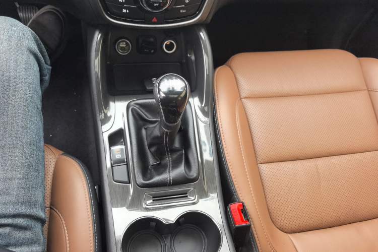 Used Changan CS75 2017 Shangkui Edition 1.5T Manual Fengxiang Model
