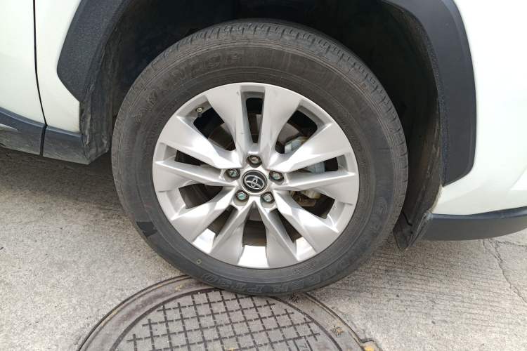 Used Toyota Wildlander 2022 Updated Version 2.0L CVT Two-Wheel Drive Leading Edition