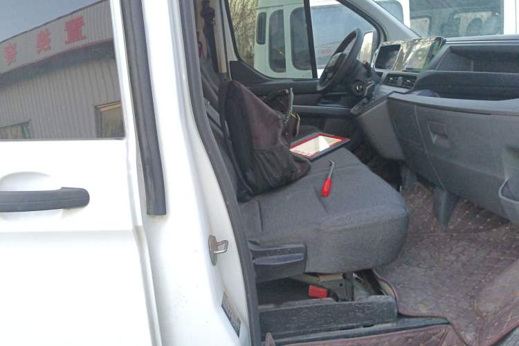 Used Ford Transit 2023 2.0T Diesel Automatic Multi-Function Commercial Vehicle Short Wheelbase Low Roof 5/6 Seats