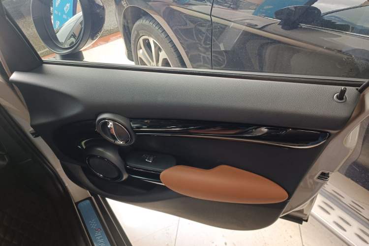 Used  MINI 2022 Updated 2.0T COOPER S Classic Edition Five-Door Version
