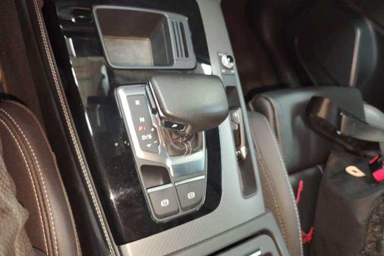 Used Audi Q5L 2022 40T Luxury Dynamic Model