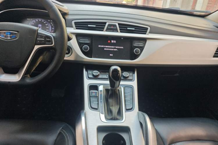 Used Geely Auto Emgrand X7 Sport 2018 1.8TD Automatic Two-Wheel Drive Smart Connect 4G Internet Edition
