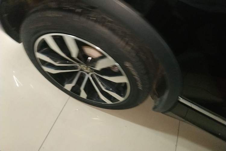 Used Volkswagen Tiguan L 2021 330TSI Automatic Two-Wheel Drive R-Line Enhanced Edition