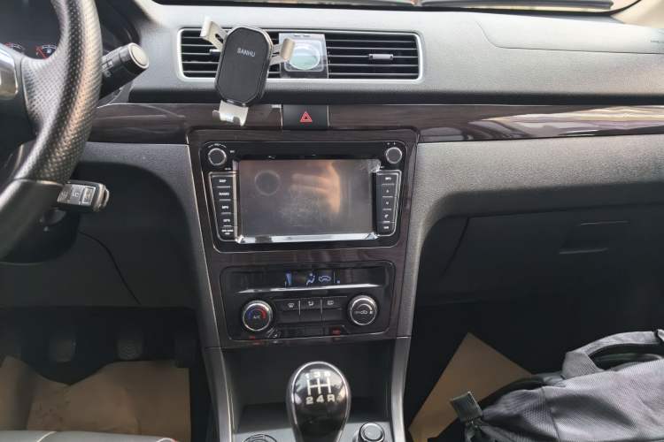 Used Dongfeng Fengon 370 2016 1.5L Manual Luxury 7-Seater