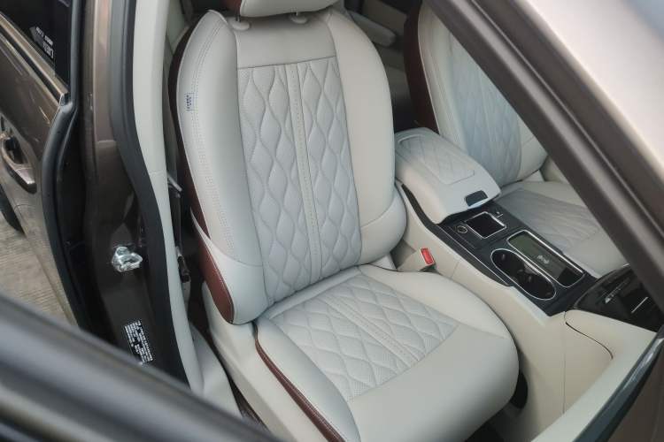 Used Buick GL8 2022 Land Cruiser Executive Class 652T Comfort Model
