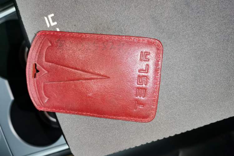 Used Tesla Model Y 2021 Long-Range All-Wheel-Drive Version
