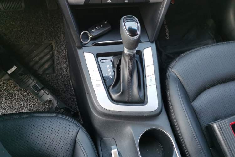 Used Hyundai Elantra 2016 1.6L Automatic ZhiXuan – Elite Version
