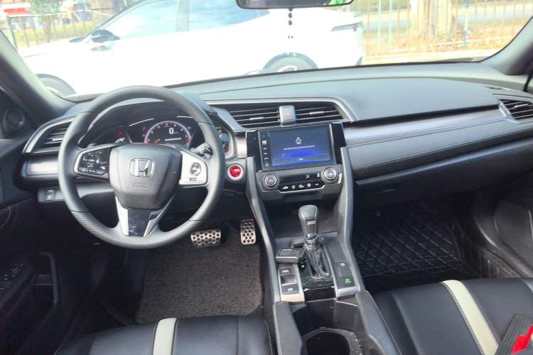 Used Honda Civic 2021 HATCHBACK 220TURBO CVT Trendy Cool Edition
