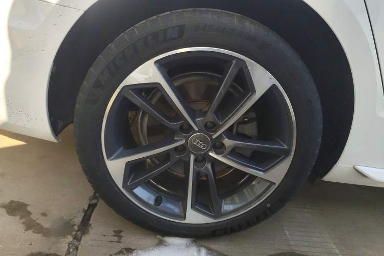 Used Audi A4L 2020 40 TFSI Luxury Dynamic Model
