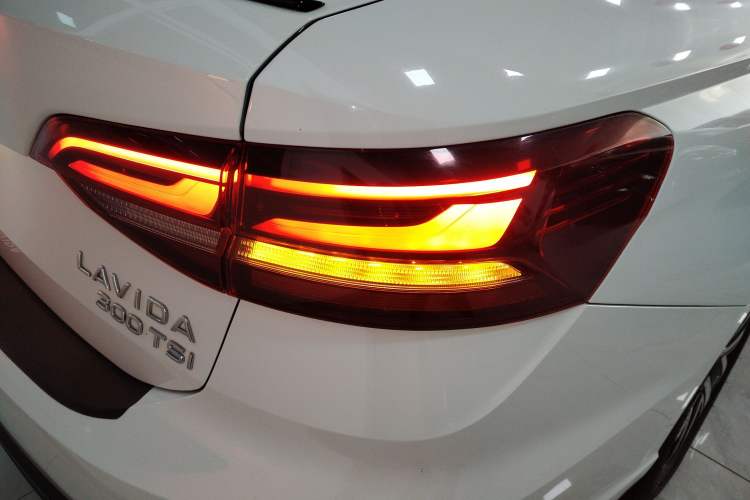 Used Volkswagen Lavida 2024 300TSI DSG Starry Sky Leading Edition
