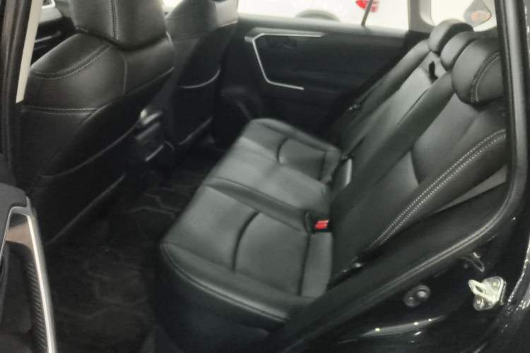 Used Toyota RAV4 2023 Dual-Motor 2.5L E-CVT Two-Wheel Drive Elite Edition
