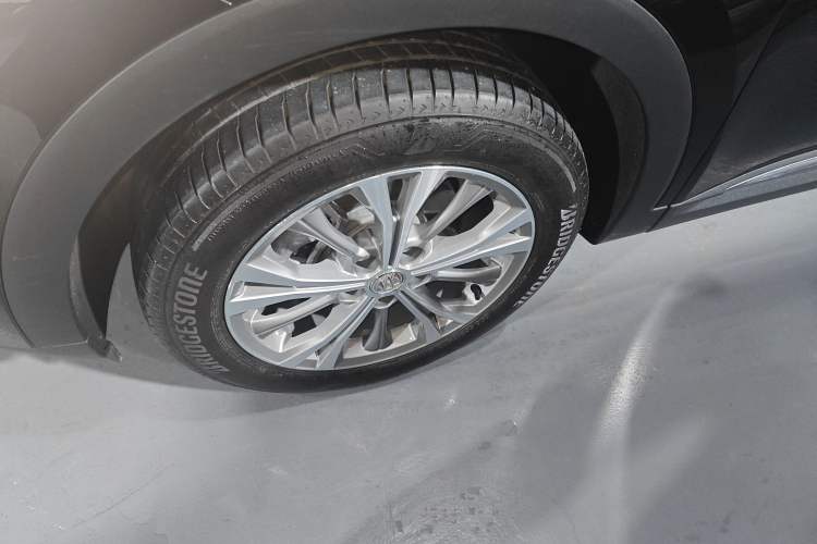 Used Buick Envision 2022 Encore Plus 652T Five-Seat All-Wheel-Drive Luxury Model