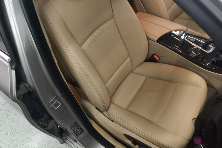 Used BMW 5 Series 2014 525Li Luxury Design Package
