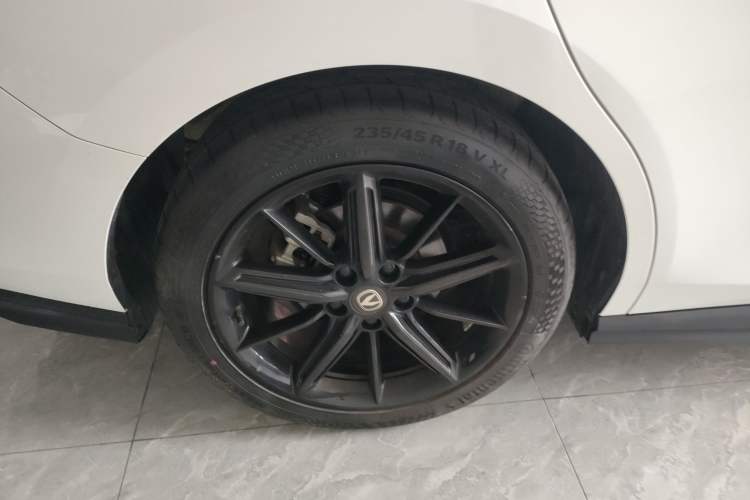 Used Changan UNI-V 2022 1.5T Prestige Version
