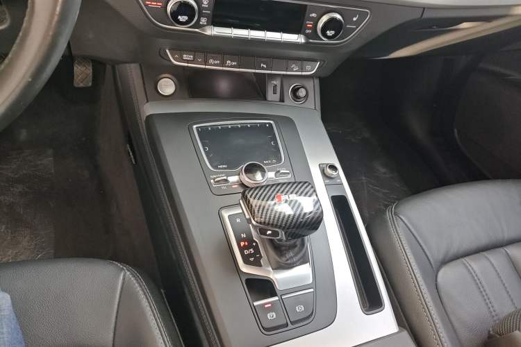 Used Audi Q5L 2020 Updated 40 TFSI Prestige Fashion Edition
