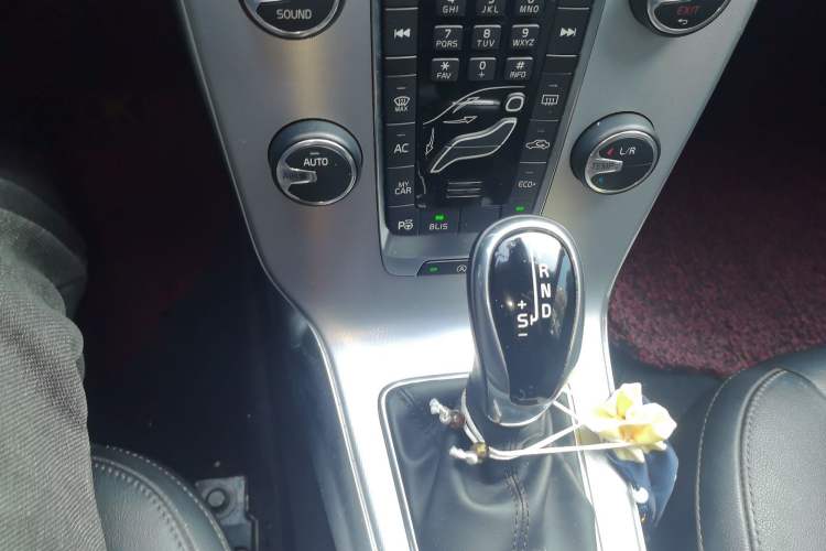 Used Volvo V40 2018 T3 Zhiya Edition