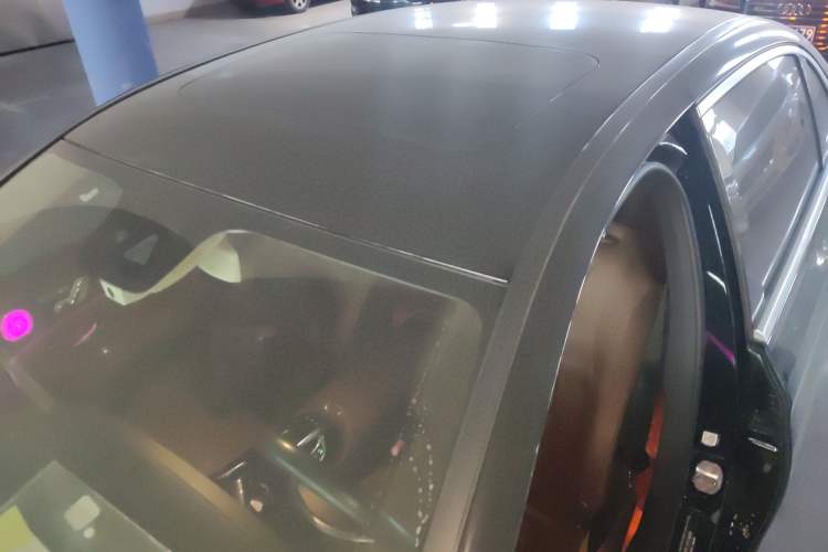 Used Mercedes-Benz E-Class 2016 E 300 L Sporty and Stylish Model
