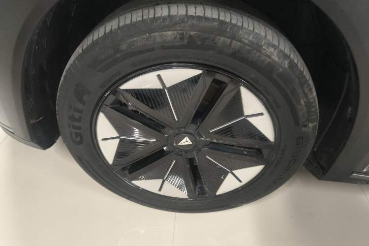 Used  S07 2023 200Max Range-Extended Version