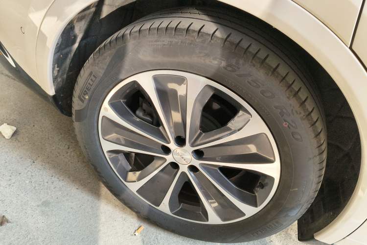 Used Hima Luxeed R7 2025 Range-Extended Version 251 km Max
