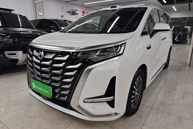 Used Denza D9 2025 DM-i Intelligent Drive 1020 Four-Wheel Drive Prestige Model