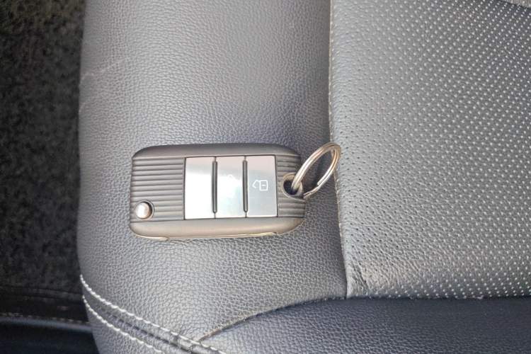 Used Roewe RX5 2016 20T Two-Wheel Drive Automatic Internet Smart Edition
