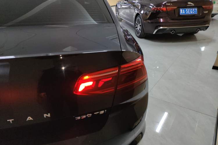 Used Volkswagen Magotan 2020 330TSI DSG Luxury Edition
