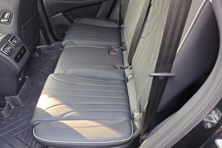 Used Chery Tiggo 9 2023 2.0T Automatic Two-Wheel Drive Luxury Version 7 Seats
