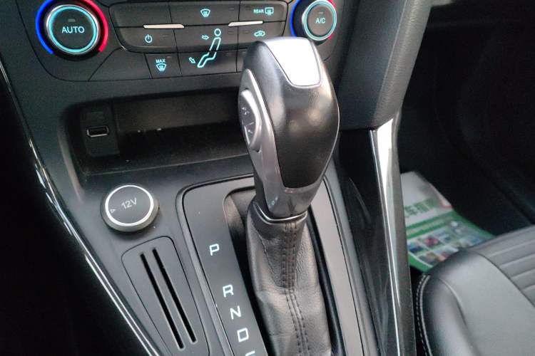 Used Ford Focus 2017 Sedan 1.6L Automatic Fashion Edition Smart Drive Version
