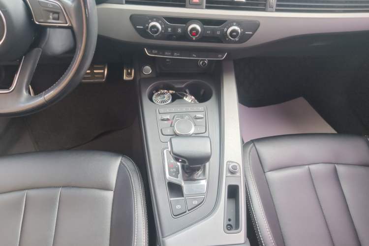 Used Audi A4L 2019 40 TFSI Ambition Version China V