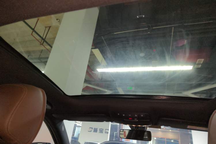 Used Mercedes-Benz E-Class New Energy 2022 Restyled E 350 e L Plug-in Hybrid Sports Sedan
