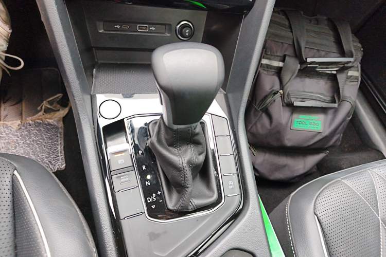 Used Volkswagen Tiguan L 2024 300TSI Automatic Two-Wheel Drive Smart Edition
