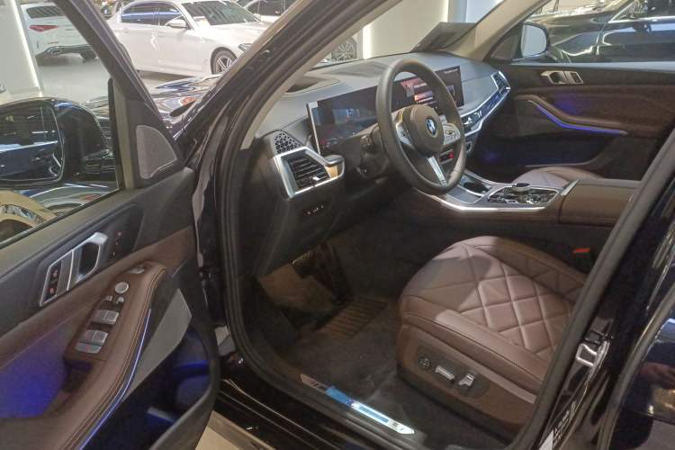 Used BMW X5 2023 xDrive 30Li Luxury M Sport Night Edition Package