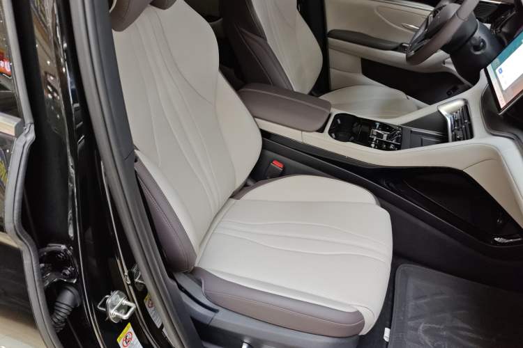 Used BYD Song PLUS New Energy 2025 EV 520km Premium Version
