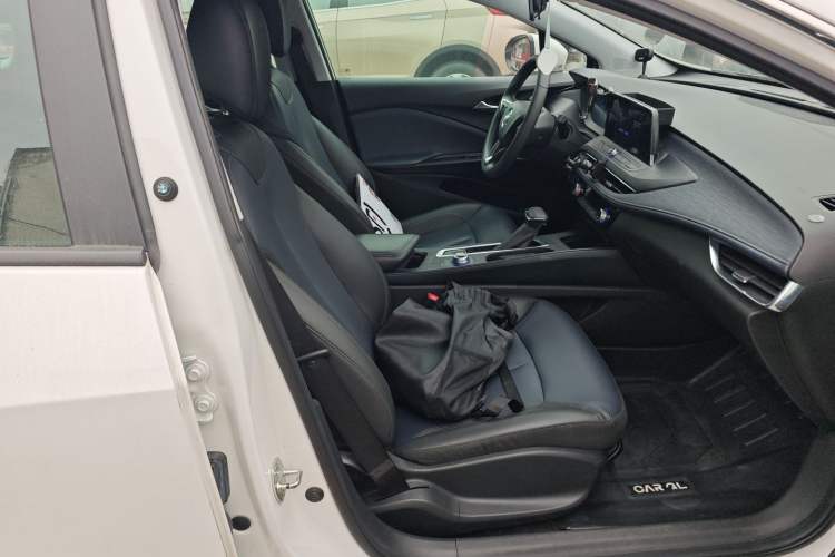 Used Buick Velite 6 2023 Revised Version 430 km Range – Commuter Edition
