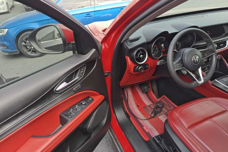 Used Alfa Romeo Stelvio 2017 2.0T 200HP Elite Edition
