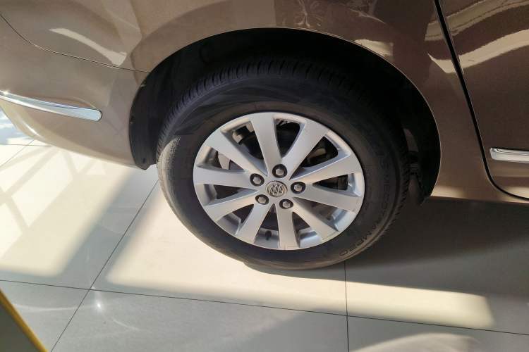 Used Buick GL8 2018 28T Luxury Model China VI Standard