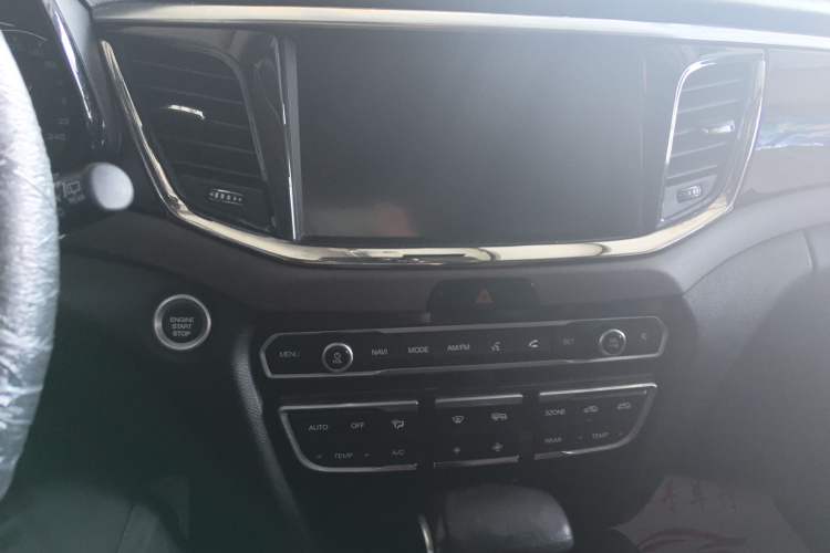 Used GAC Trumpchi GS8 2017 320T Two-Wheel Drive Luxury Smart Connectivity Version (7 Seats)
