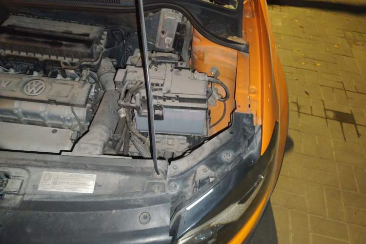 Used Volkswagen Polo 2012 1.6L Cross Polo Automatic Transmission
