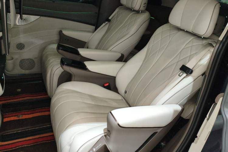 Used Denza D9 2022 DM-i 970 Four-Wheel Drive Flagship Model