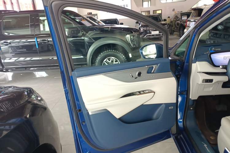 Used Buick GL8 New Energy 2024 Lu Zun Luxury Edition 7-Seater
