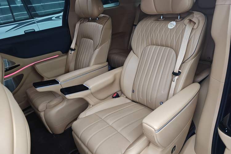 Used VOYAH Dream 2025 PHEV Four-Wheel-Drive Flagship Kunpeng Edition