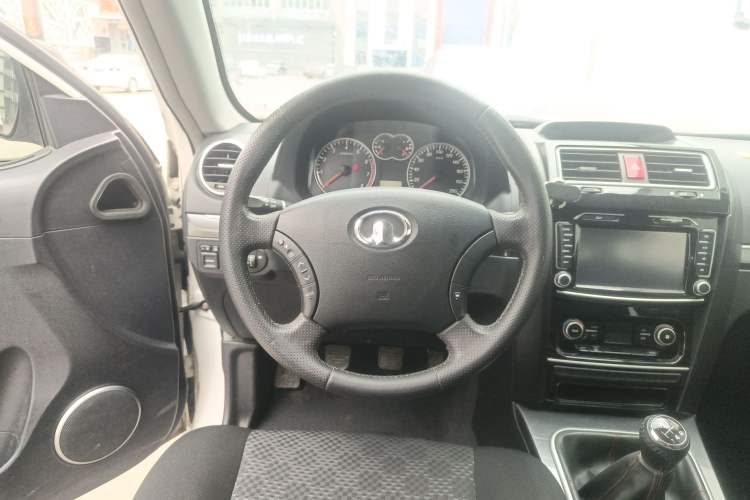 Used Haval H5 Classic 2013 Zhizun Edition 2.0L Manual Two-Wheel Drive Entry-Level Model