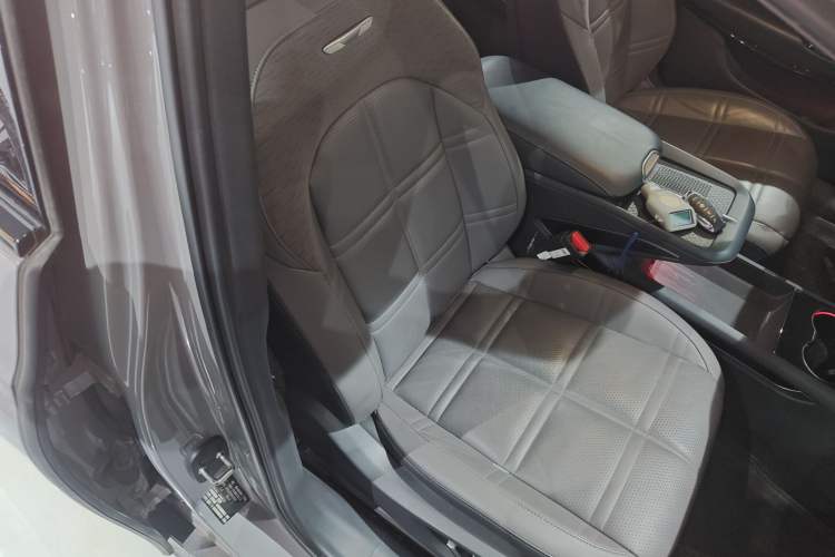 Used Hongqi EH7 2024 820 Pro
