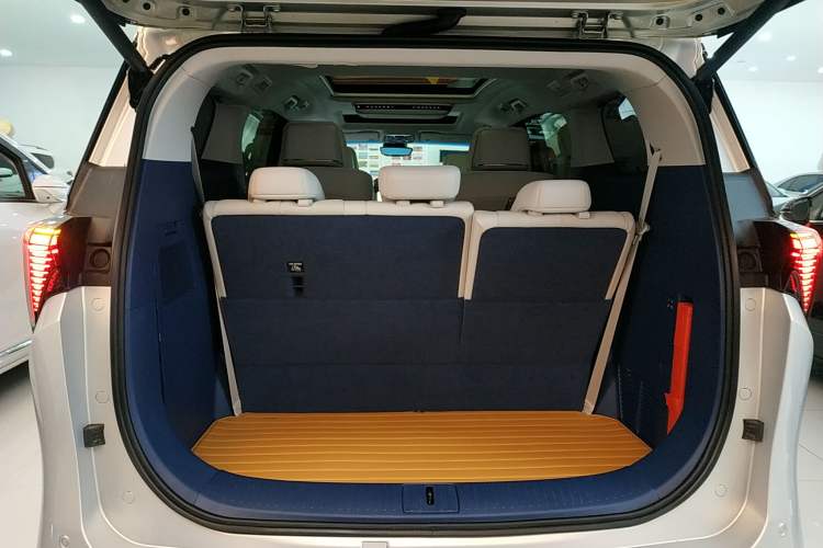 Used Buick GL8 New Energy 2024 Lu Zun Luxury Edition 7-Seater
